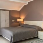 Grau Schlafzimmer mit Farbe harmonisieren