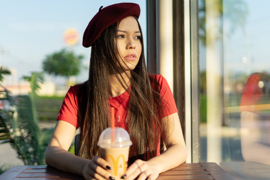 Kaffeesatz als natürliche Alternative zur Haarfärbung