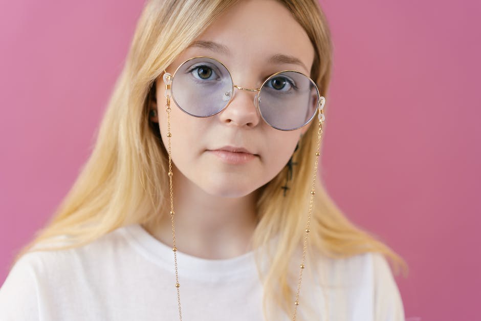 Brille passend für blonde Haare