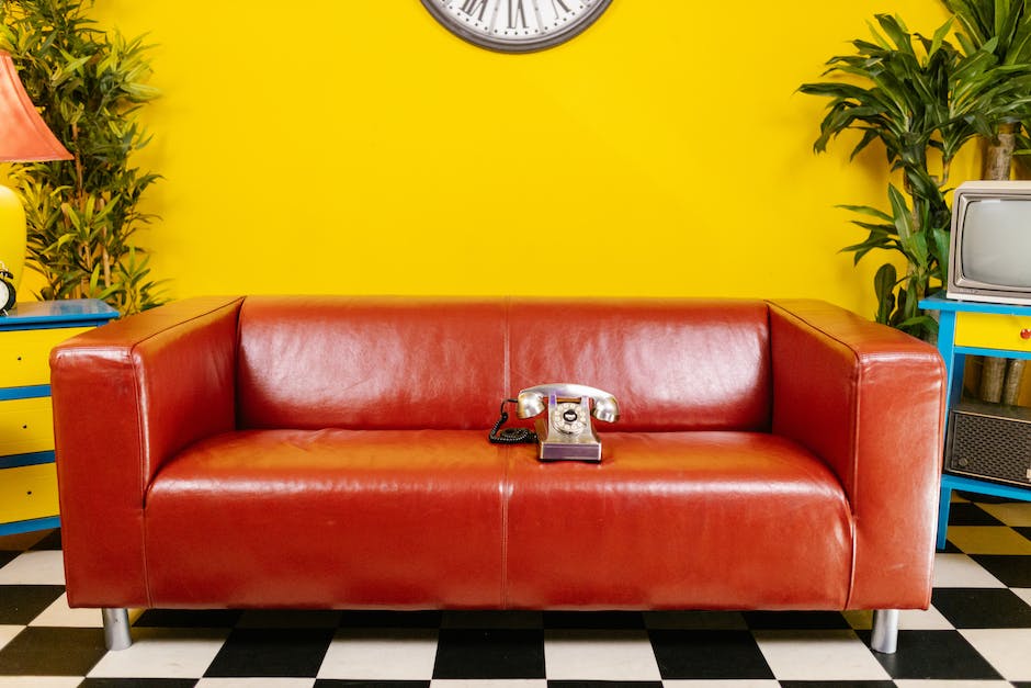 Farbkombination für rote Couch