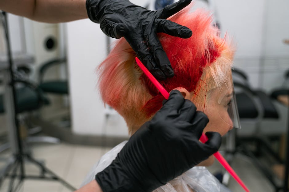  Wie lange benötigt man um die Haare zu färben?